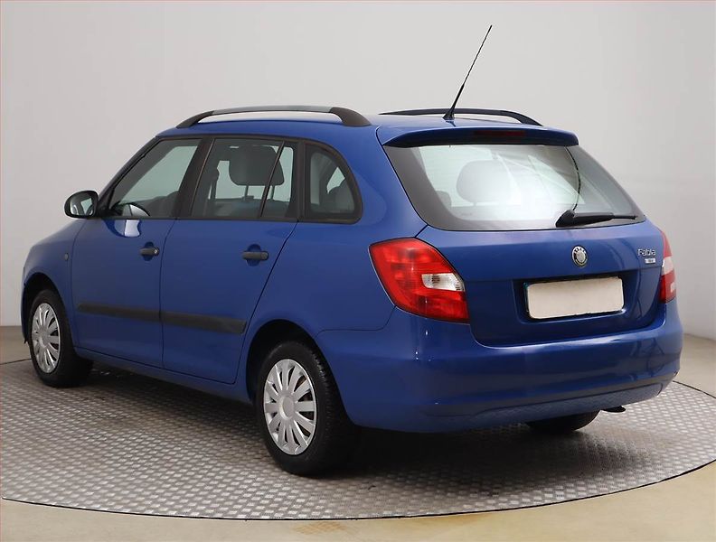 Škoda Fabia (2008) 1.4 16V, jezdí skvěle - fotka 4 z 13