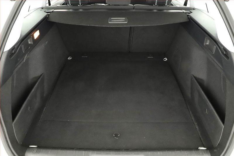 Peugeot 308 (2017) 1.6 BlueHDi, Tempomat - fotka 10 z 13
