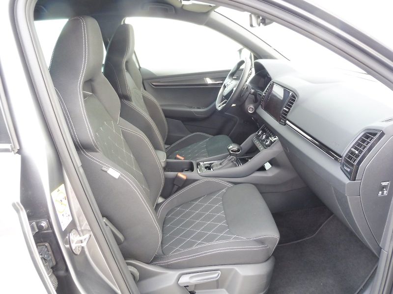 Škoda Karoq (2024) SportLine 2,0 TDI 110kW DSG 4x - fotka 9 z 29