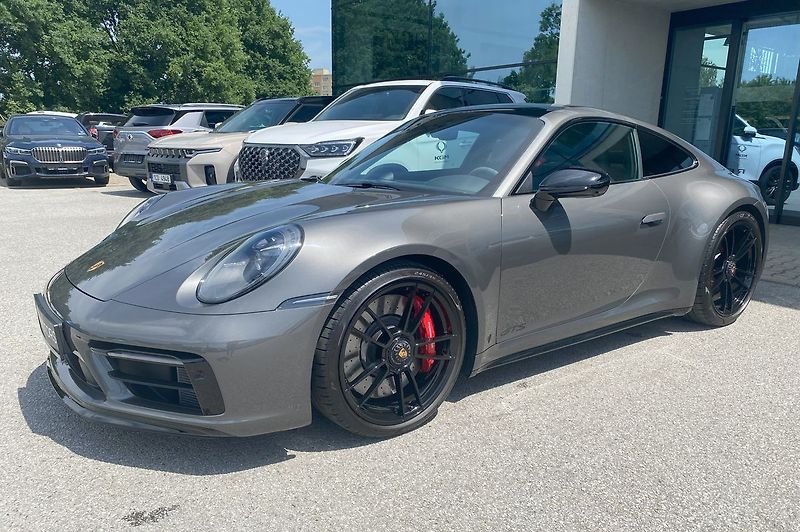 Porsche 911 (2024) Carrera 4 GTS Panorama - fotka 6 z 32