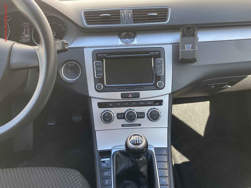Volkswagen Passat (2012) 1.4 TSi, Trendline, +kola - fotka 12 z 16