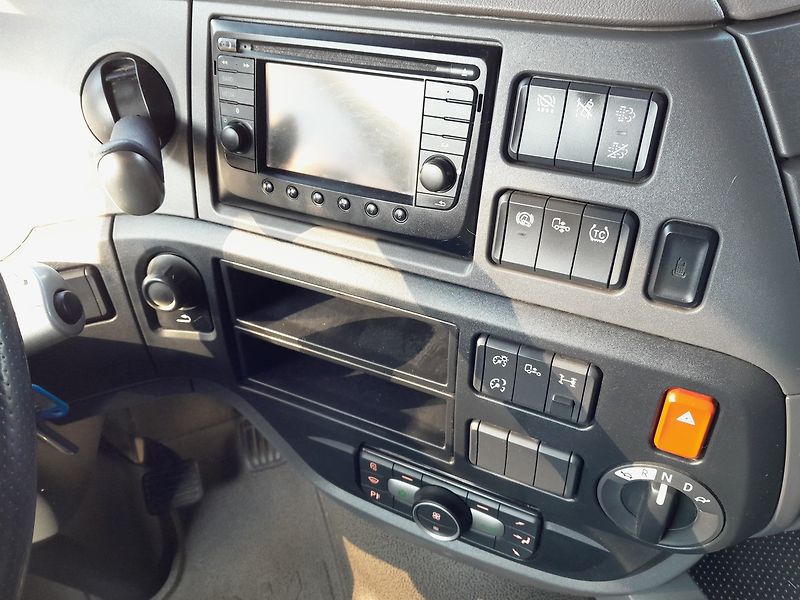 DAF XF 480 FT Low Deck - fotka 26 z 38