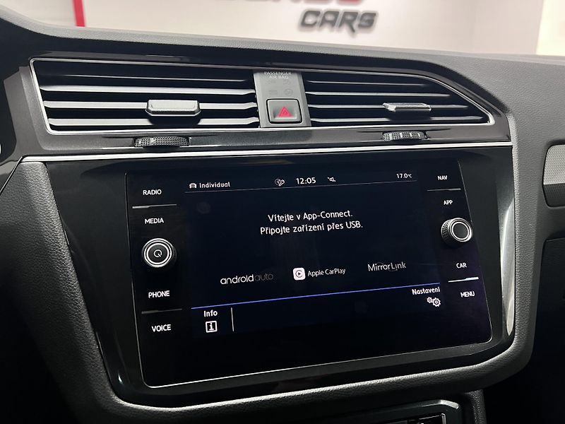 Volkswagen Tiguan IQ.DRIVE, 2.0 TSI 140 kW, 4x4 - fotka 28 z 44