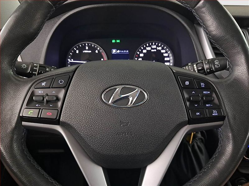 Hyundai Tucson (2016) 1.7 CRDi, Automat, Navi - fotka 18 z 20