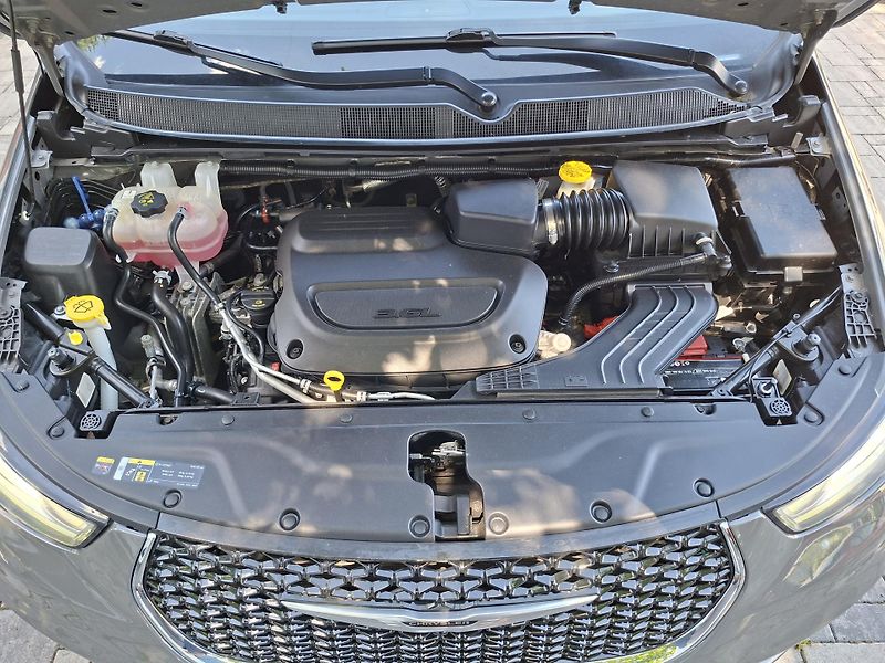 Chrysler Pacifica (2022) 3,6L V6, 7míst, kůže, servis - fotka 33 z 46