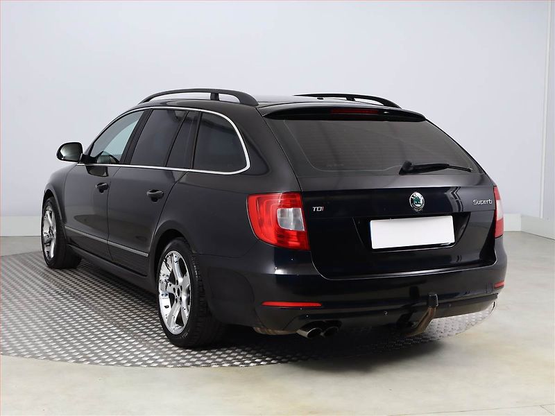 Škoda Superb (2011) Ambition 2.0 TDI, Automat - fotka 4 z 17