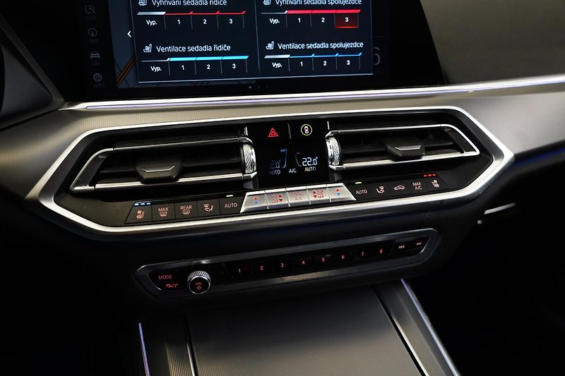 BMW X5 - fotka 21 z 26