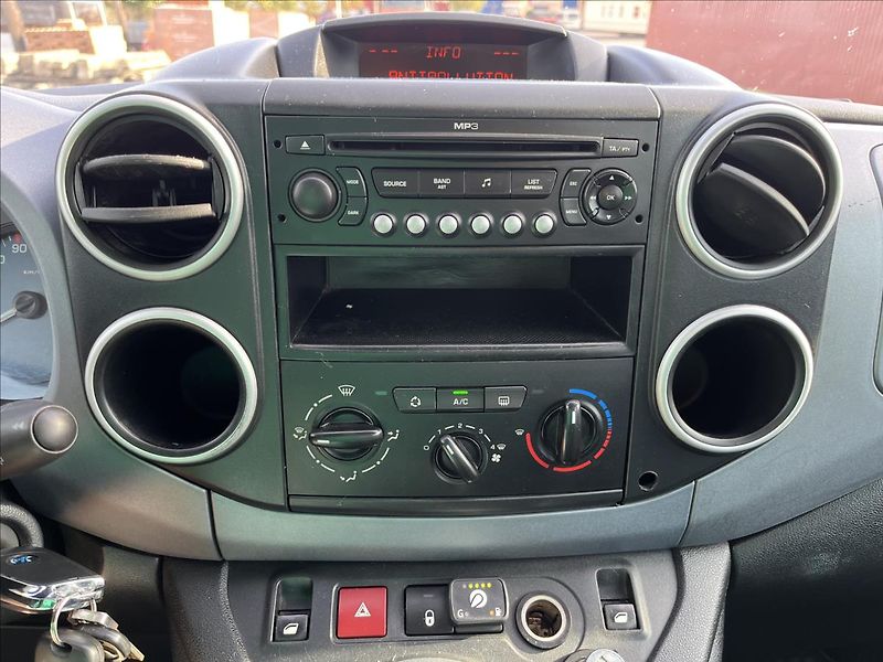 Citroën Berlingo 1,6 i LPG 5.MÍST KLIMA TAŽNÉ - fotka 17 z 38