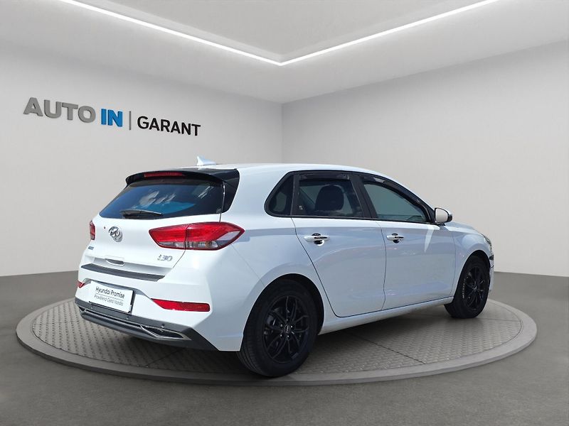 Hyundai i30 (2023) Comfort 1.5i 81kw, serv. kniha - fotka 5 z 24