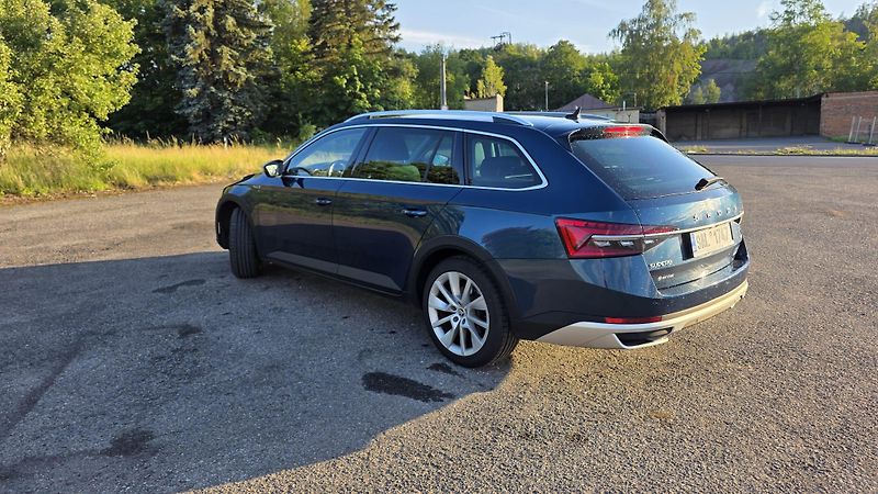 Škoda Superb (2022) - fotka 8 z 32