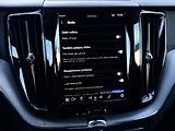 Volvo XC60 B5 AWD PLUS DARK // REZERVACE - náhled 35