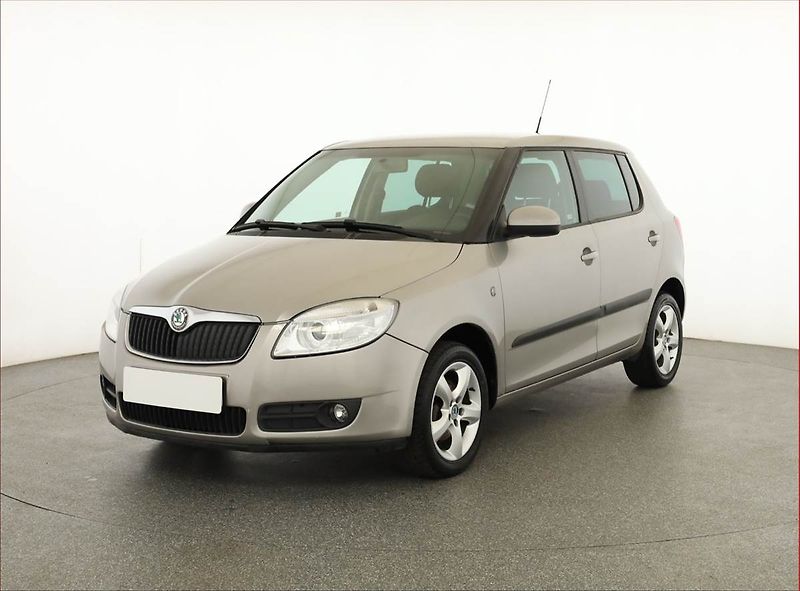 Škoda Fabia (2008) Ambition 1.2 12V, pěkný stav - fotka 2 z 12