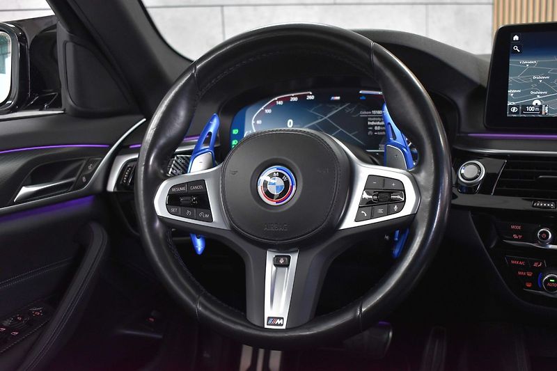 BMW Řada 5 520d xD ///M*ZÁRUKA*TAŽNÉ*ČR* - fotka 17 z 42