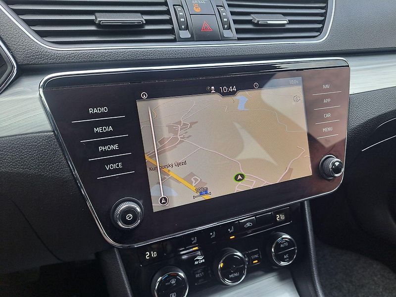 Škoda Superb (2022) 1.5TSI DSG Business Ed. ZÁRUKA - fotka 23 z 33