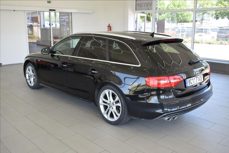 Audi A4 Avant 2,0 TDi,NAVI,Bi-xenony+L - fotka 7 z 17