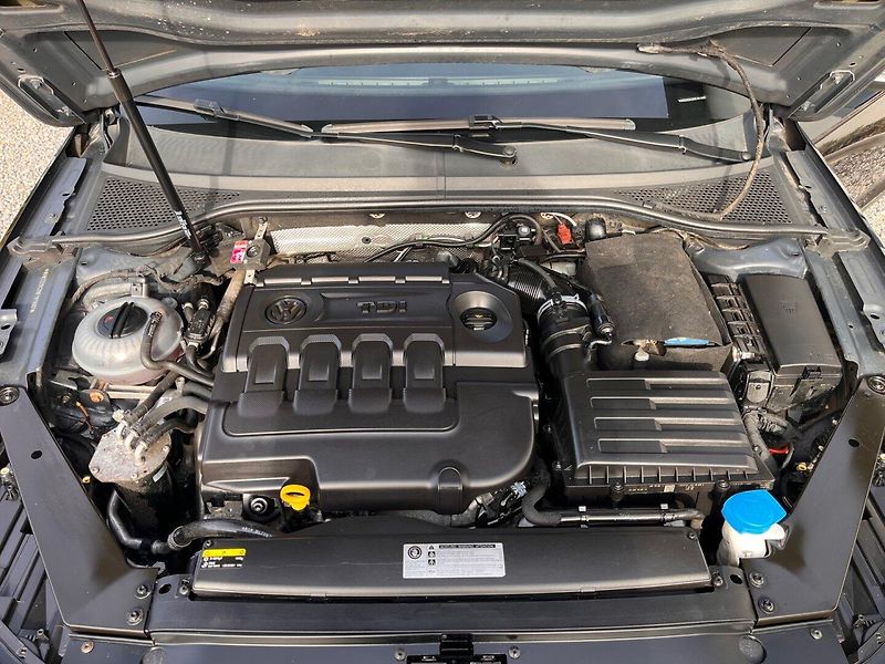 Volkswagen Passat (2017) 2.0 TDi DSG Navi DPH - fotka 20 z 20