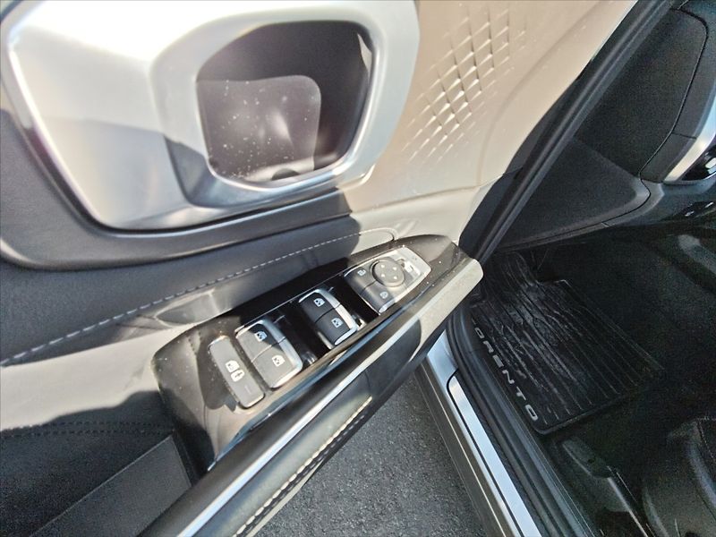 Kia Sorento 2,2 CRDi 148 Premium 4x4 AT - fotka 10 z 11