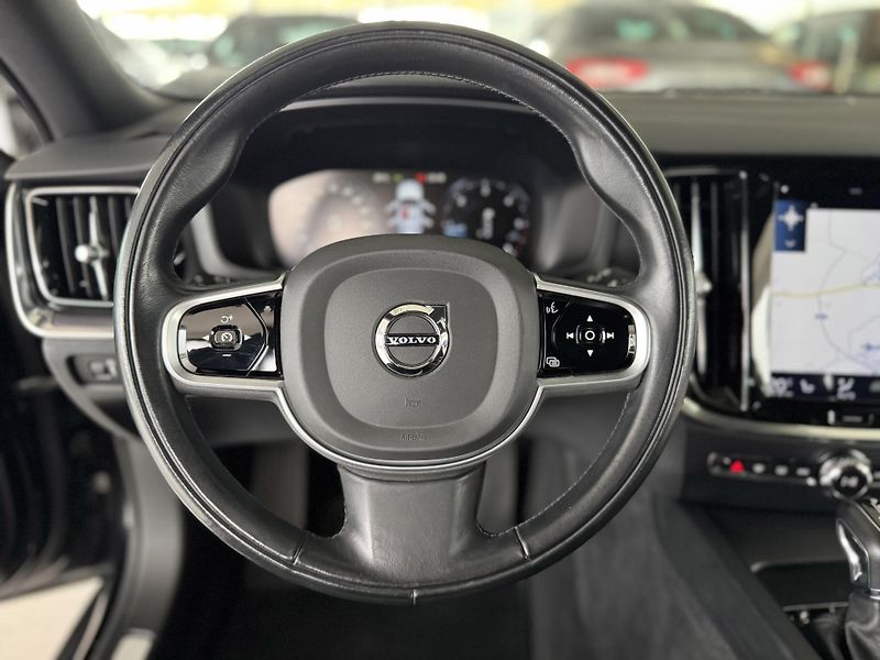 Volvo V60 D3 AUT*110kW*LED*KeyLess*DPH - fotka 24 z 34