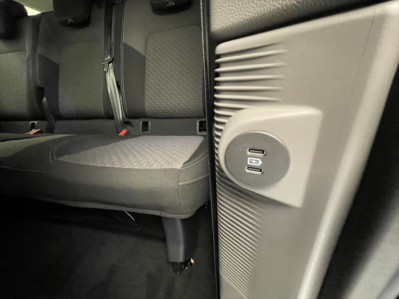 Volkswagen Caravelle Nový T7 Style 2,0 TDI 4MOT 8AU - fotka 24 z 32