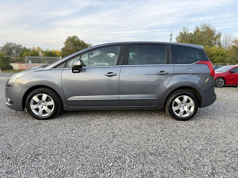 Peugeot 5008 2.0HDi 110kW Navi Panorama - fotka 8 z 20