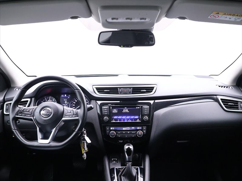 Nissan Qashqai 1,3 DIG-T 117kW Automat Acenta - fotka 20 z 27
