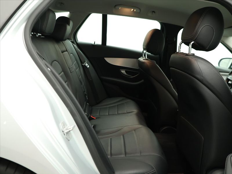Mercedes-Benz Třídy C 2.1 220d 125kW Aut. Avantgarde - fotka 13 z 32