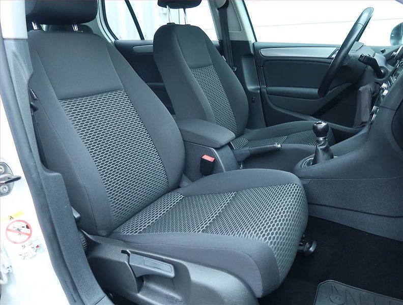 Volkswagen Golf (2011) 1.2 TSI, ČR,1.maj, Tempomat - fotka 9 z 15