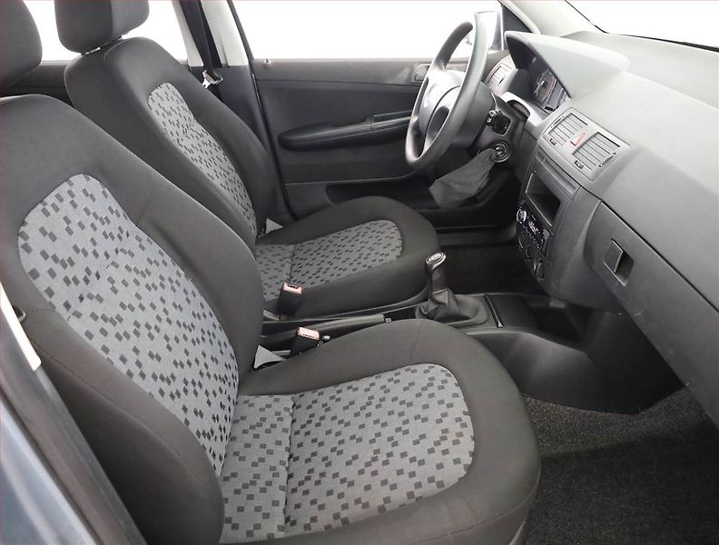 Škoda Fabia (2005) 1.2, nová STK, Klima - fotka 7 z 11