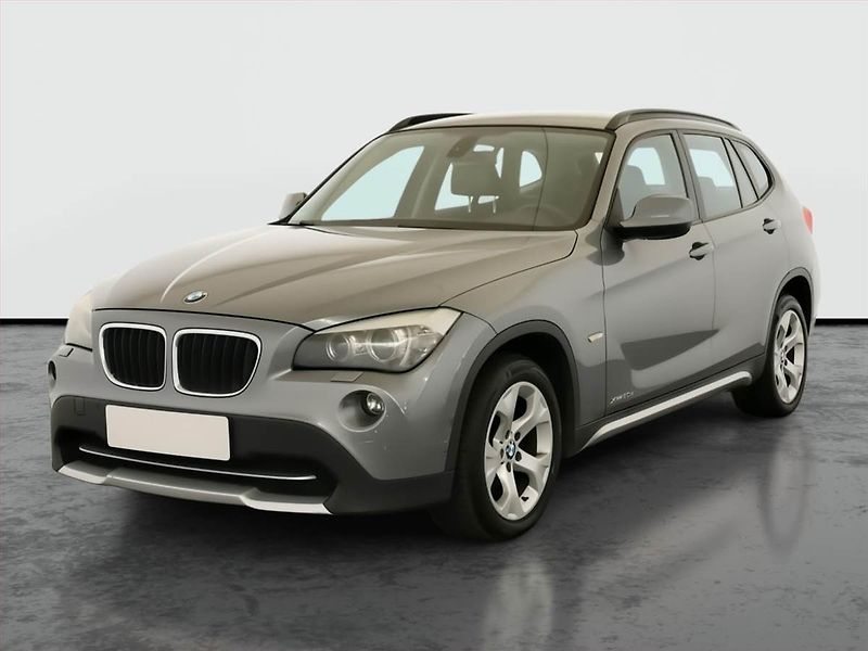 BMW X1 (2011) xDrive20d, 4X4, Xenony - fotka 2 z 16