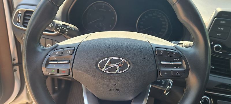 Hyundai i30 1.6 CRDi kom 85 kW ČR DPH - fotka 13 z 18