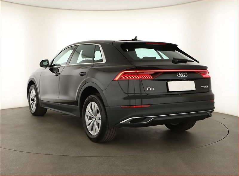 Audi Q8 (2023) 55 TFSI - fotka 4 z 20