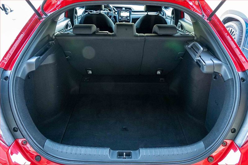 Honda Civic (2017) 1.0 VTEC Turbo, Serv.kniha - fotka 14 z 18