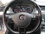 Volkswagen Passat (2017) 2.0 TDI, Automat, Navi - náhled 18