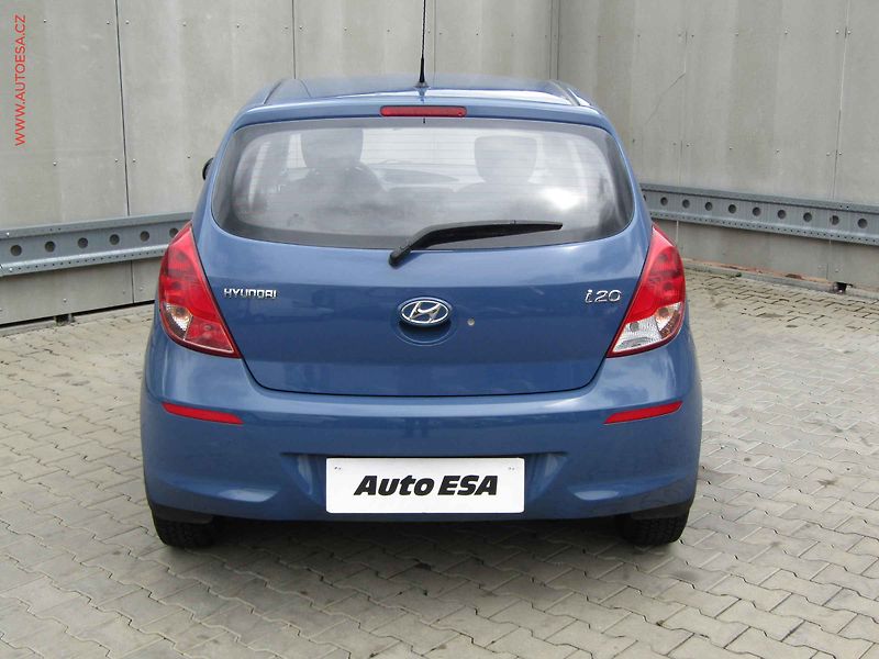 Hyundai i20 (2014) 1.2i, servis.kniha, AC - fotka 5 z 17