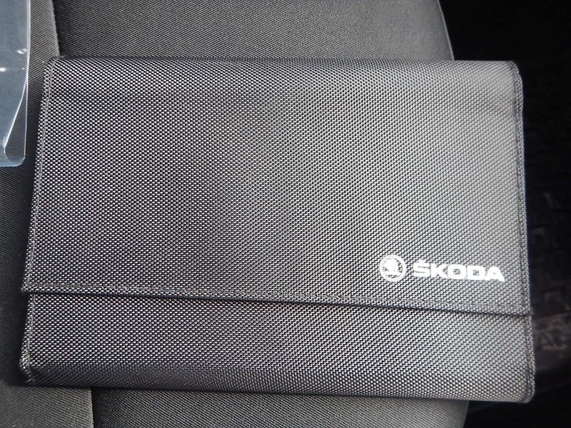 Škoda Octavia III 1.6 TDI, ČR, KLIMA - fotka 27 z 28