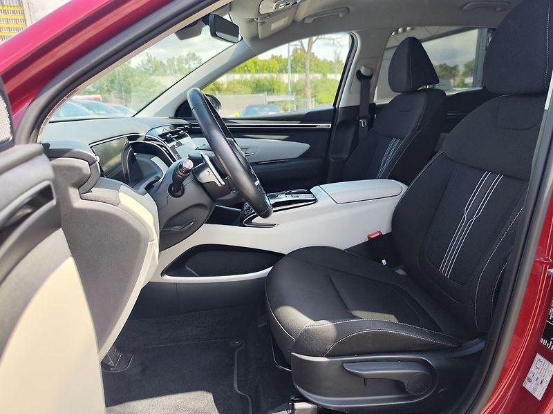 Hyundai Tucson 1.6T-GDI/195kW Smart 4x4 PHEV - fotka 14 z 32