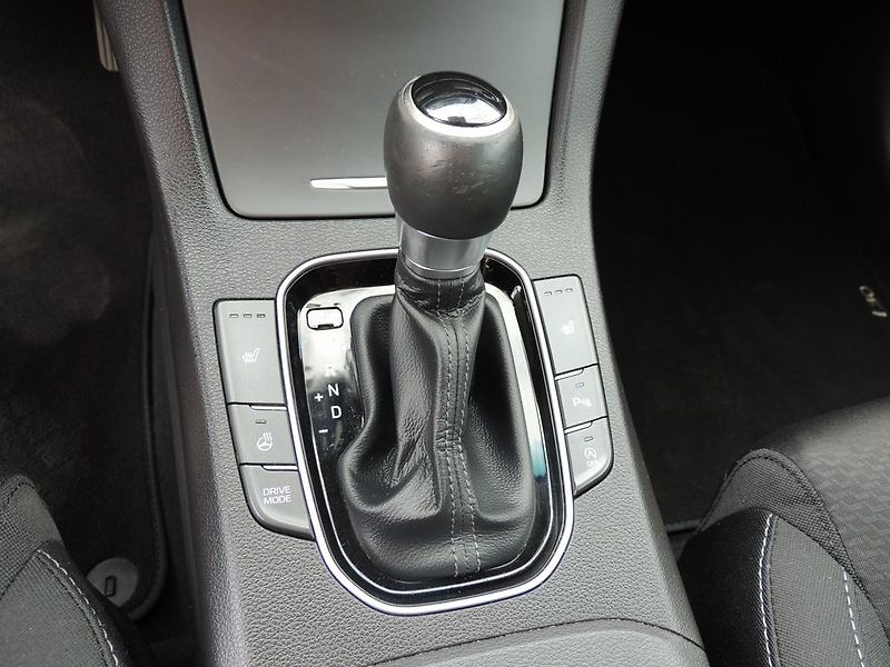 Hyundai i30 (2019) Combi 1.6CRDi,100kw,automat,ČR - fotka 25 z 52