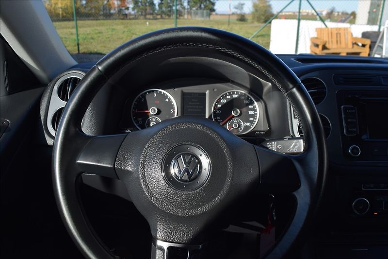 Volkswagen Tiguan 2,0 TDI 103KW NAVI TAŽNÉ ALU - fotka 29 z 47