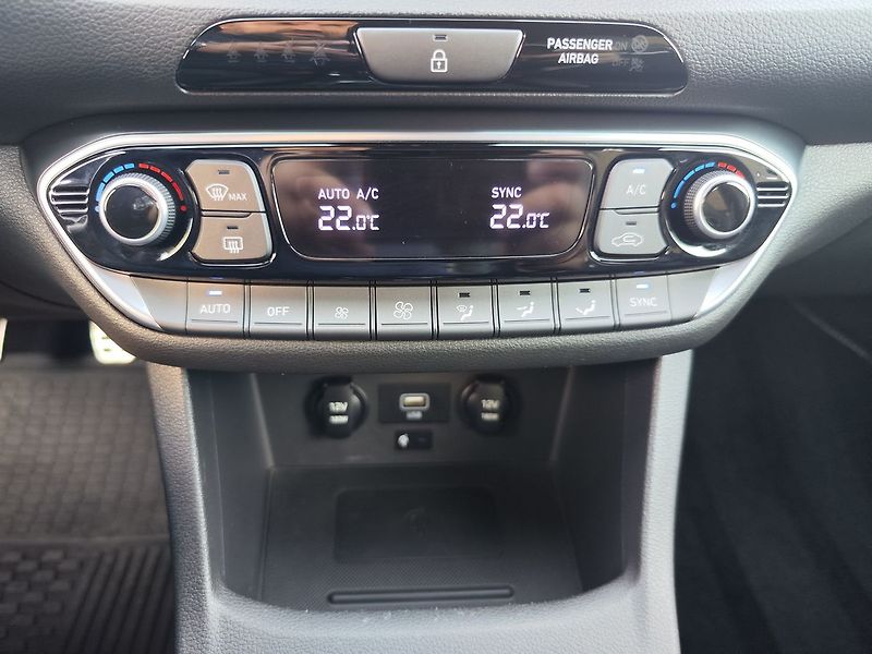 Hyundai i30 2.0 T-GDI/206kW N-Performance - fotka 23 z 38