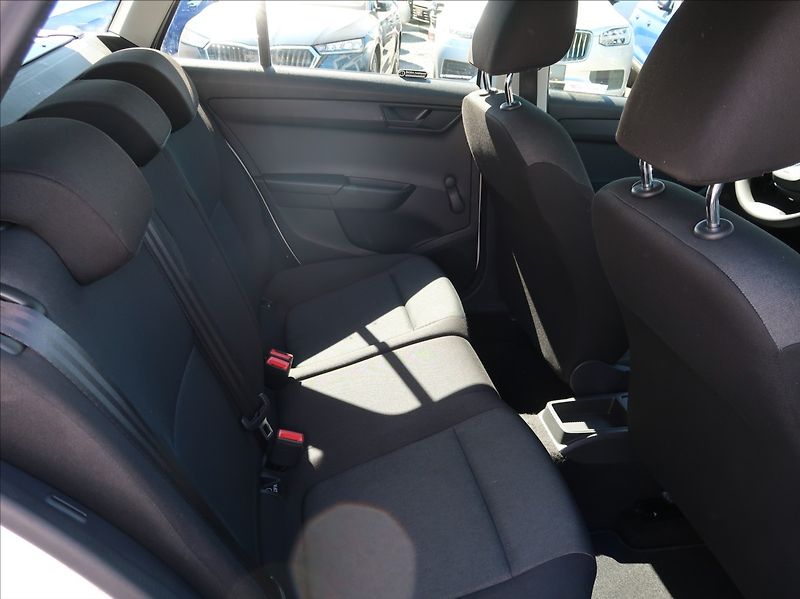 Škoda Fabia 1,0 TSi,70kW,1majČR,klima,DPH - fotka 17 z 24