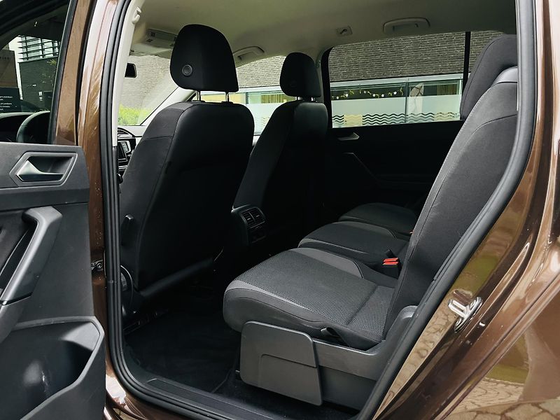 Volkswagen Touran 1.2TSI MANUÁL 7MÍST SERVISKA - fotka 30 z 42