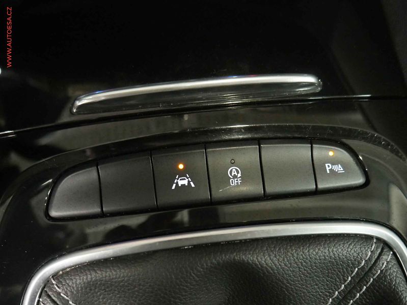 Opel Insignia (2017) 2.0CDTi, Navi, AC - fotka 19 z 19
