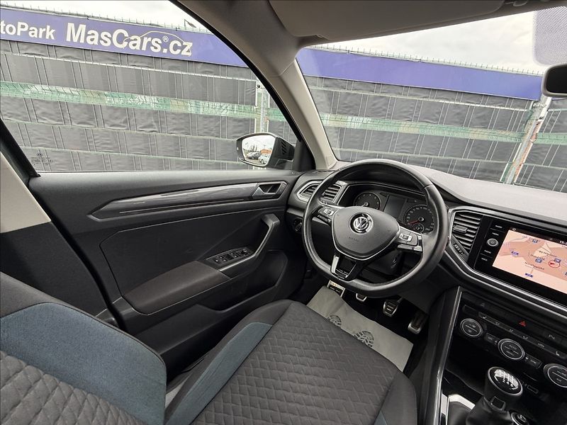 Volkswagen T-Roc 1.0 TSI IQ Drive - fotka 8 z 14