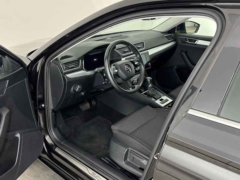 Škoda Superb Ambition DSG - fotka 6 z 28