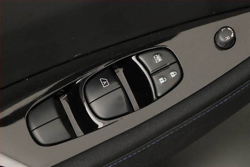 Nissan Leaf (2019) 40 kWh, SoH 87%, Automat - fotka 15 z 17