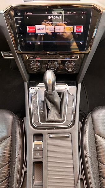Volkswagen Arteon (2018) DSG 4x4 DPH Tažné DCC WEB - fotka 16 z 19