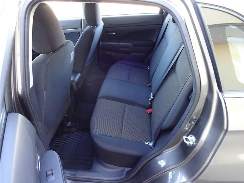 Mitsubishi ASX 1,6 i 85kW - fotka 20 z 52