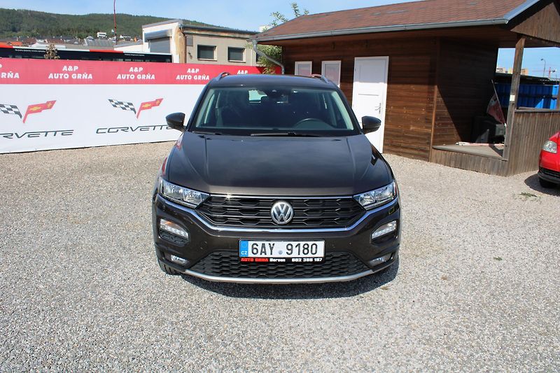 Volkswagen T-Roc (2018) 1.5 TSI KLIMA VÝHŘEV TEMPOMAT - fotka 2 z 21