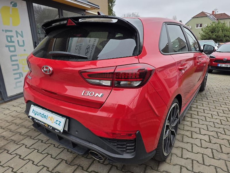 Hyundai i30 2.0N-ZÁRUKA-NÍZKÉ KM-1.MAJITEL - fotka 10 z 13