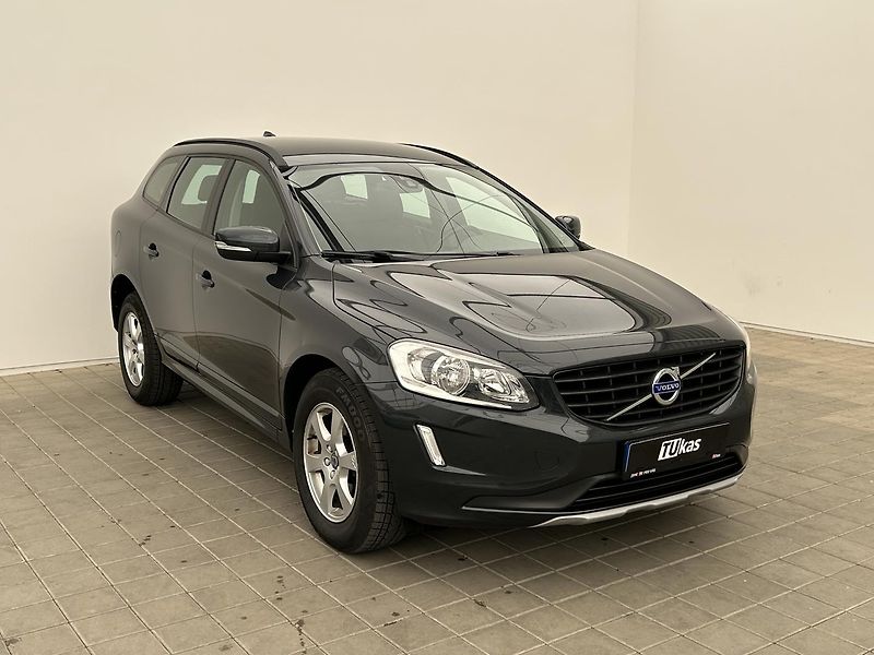 Volvo XC60 2.0  D4 Momentum - fotka 7 z 25